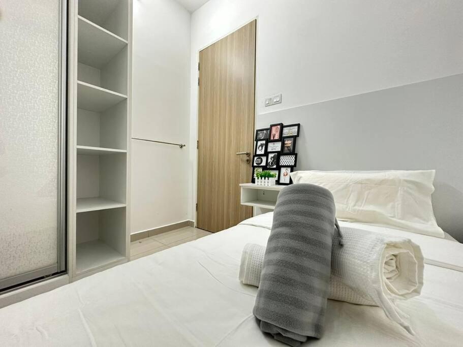 شقة Legasi At Kampong Bahru With Full Kl View, 10Min Walk Train Station & Klcc كوالالمبور المظهر الخارجي الصورة