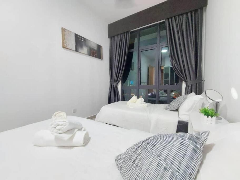 شقة Legasi At Kampong Bahru With Full Kl View, 10Min Walk Train Station & Klcc كوالالمبور المظهر الخارجي الصورة