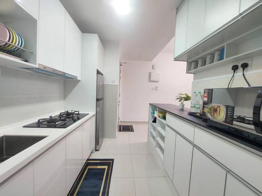شقة Legasi At Kampong Bahru With Full Kl View, 10Min Walk Train Station & Klcc كوالالمبور المظهر الخارجي الصورة