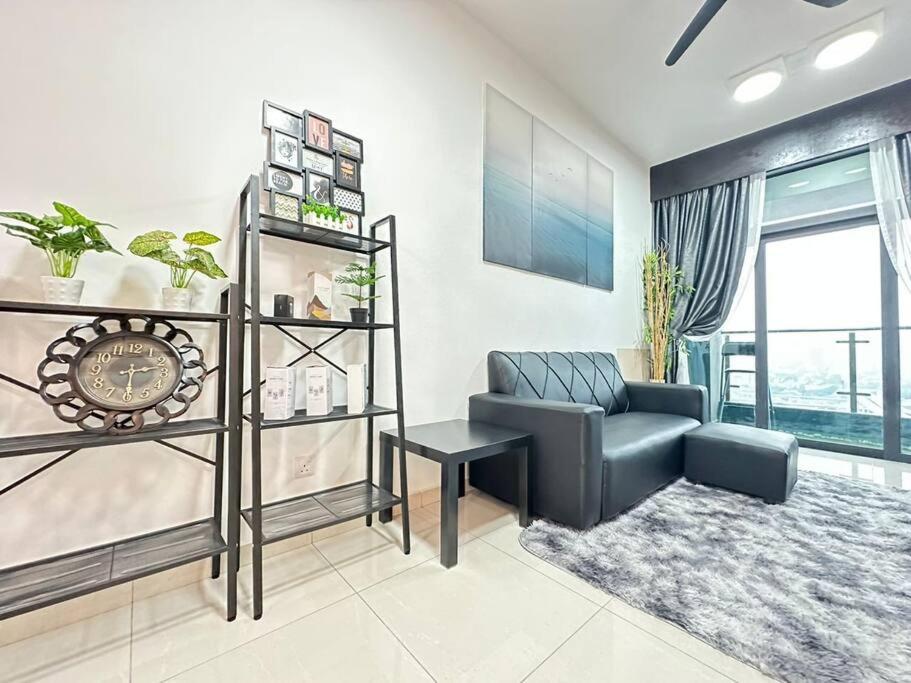 شقة Legasi At Kampong Bahru With Full Kl View, 10Min Walk Train Station & Klcc كوالالمبور المظهر الخارجي الصورة