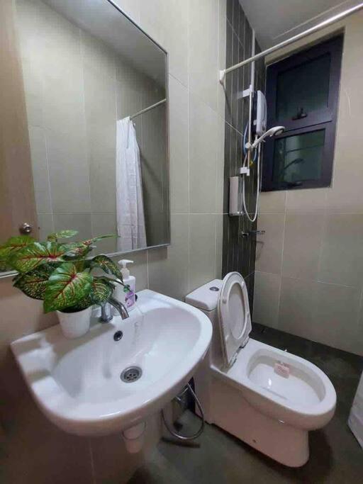 شقة Legasi At Kampong Bahru With Full Kl View, 10Min Walk Train Station & Klcc كوالالمبور المظهر الخارجي الصورة